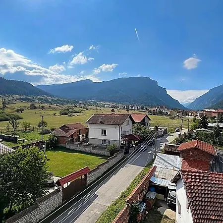 Alpine Nest: 6km To Slopes 3* Белчин